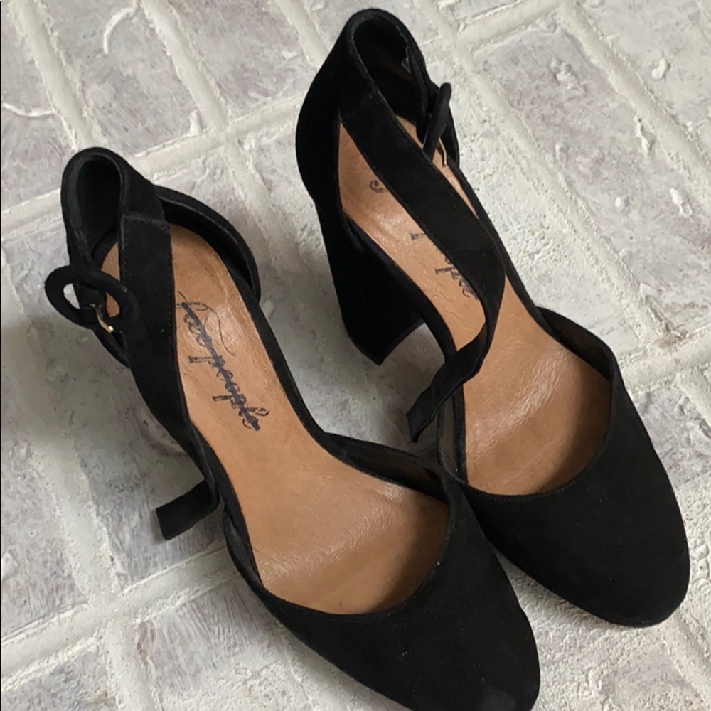 Size 6 EUC Free People Heels